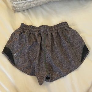 Lululemon Hotty Hot Heather Gray Shorts Size 4 - 2.5” inseam